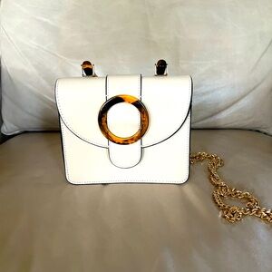 Elegant cream vegan Leather Bag with Gold Chain